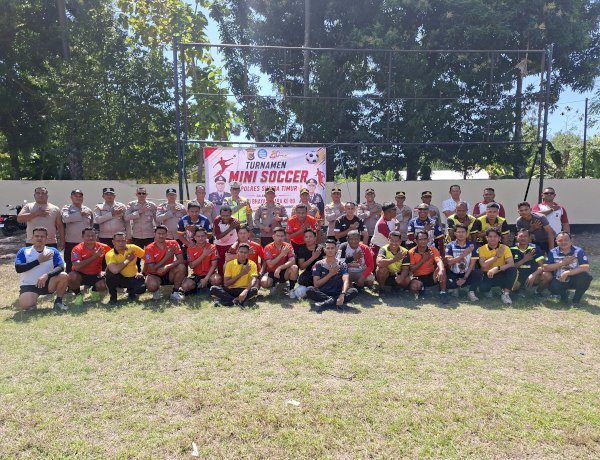 Kapolres Sumba Timur Buka Turnamen Mini Soccer Kapolres Cup Sambut Hari Bhayangkara ke-80