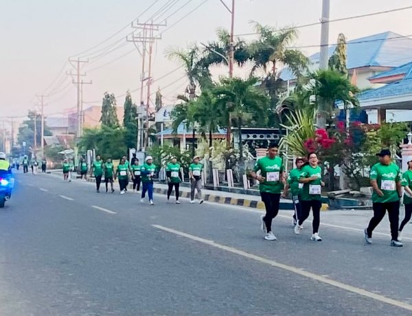 Personel Polres Sumba Timur Kawal Pengamanan Manuba Run, Ratusan Peserta Ikuti Kegiatan dengan Aman dan Lancar