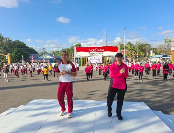 Bangun Semangat Kebersamaan, Kapolres Sumba Timur Pimpin Olahraga Bersama Personel dan Bhayangkari