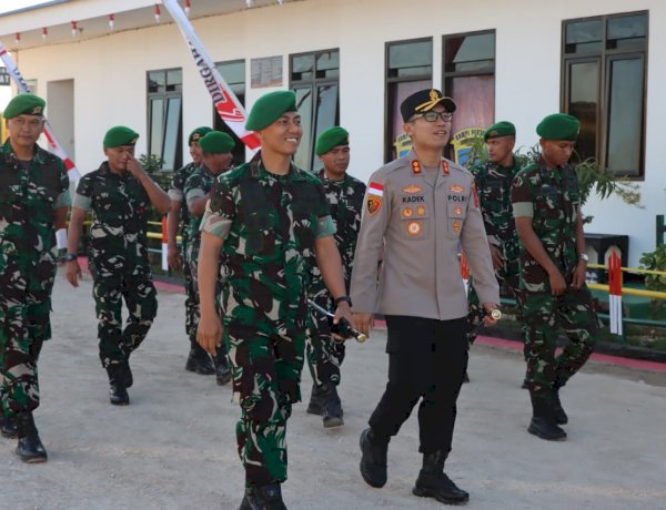 Perkuat Sinergitas TNI-Polri, Kapolres Sumba Timur Silaturahmi ke Batalyon TP 876 Palatana