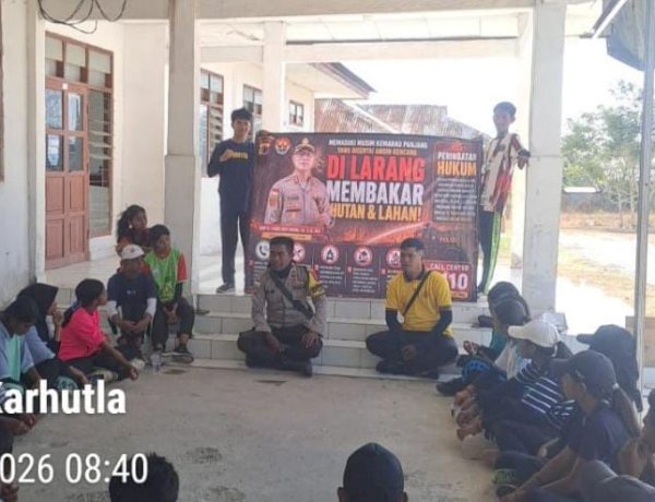 Bekali Generasi Muda, Bhabinkamtibmas Hanggaroru Sosialisasikan Bahaya Karhutla