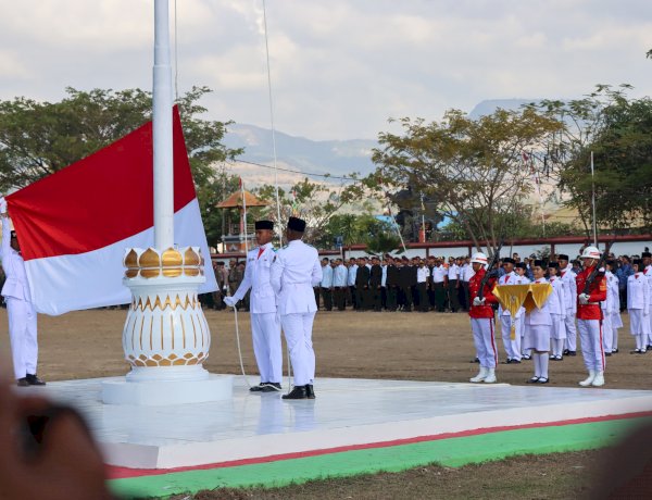 Keluarga Besar Polres Sumba Timur Hadiri Upacara HUT ke-81 Kemerdekaan RI di Waingapu