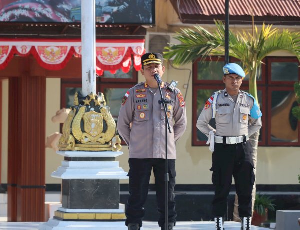 Apel Jam Pimpinan, Kapolres Sumba Timur Tekankan Disiplin sebagai Kunci Pelaksanaan Tugas