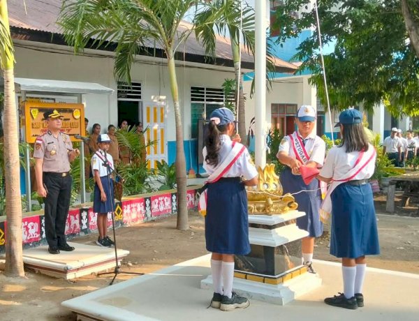 Kapolres Sumba Timur Jadi Irup di SMP Katolik Andaluri, Tanamkan Nilai Disiplin dan Karakter Pelajar