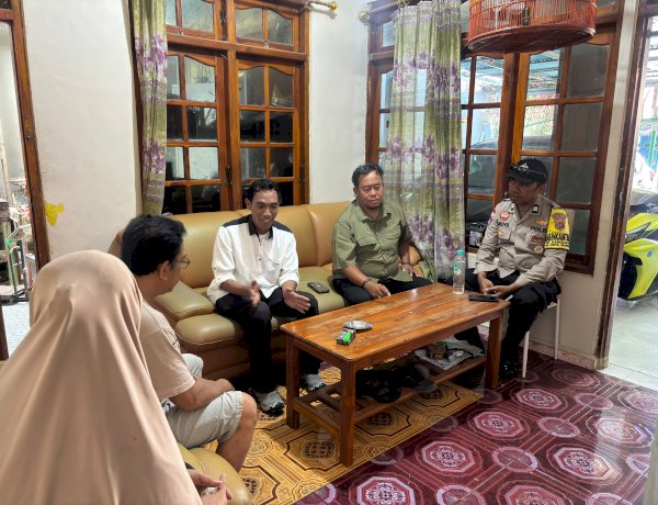 Jaga Keamanan Tanggung Jawab Bersama, Bhabinkamtibmas Kamalaputi Sambangi Warga
