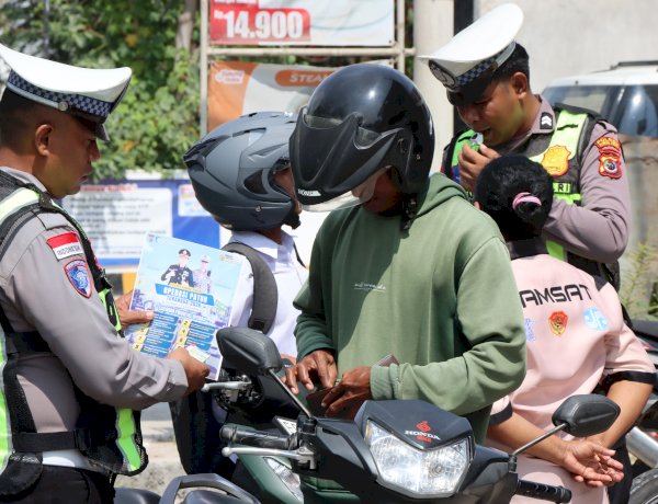 Operasi Patuh Turangga 2026, Polres Sumba Timur Sosialisasikan Keselamatan Berlalu Lintas kepada Pengendara