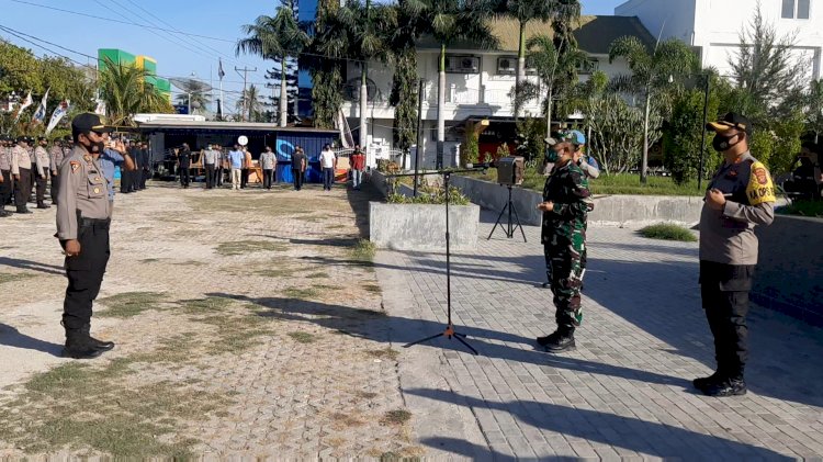 Polres dan Kodim Gelar Apel Siaga dan Show Off Force Jelang Penetapan  Calon Bupati dan Wakil Bupati Sumba Timur