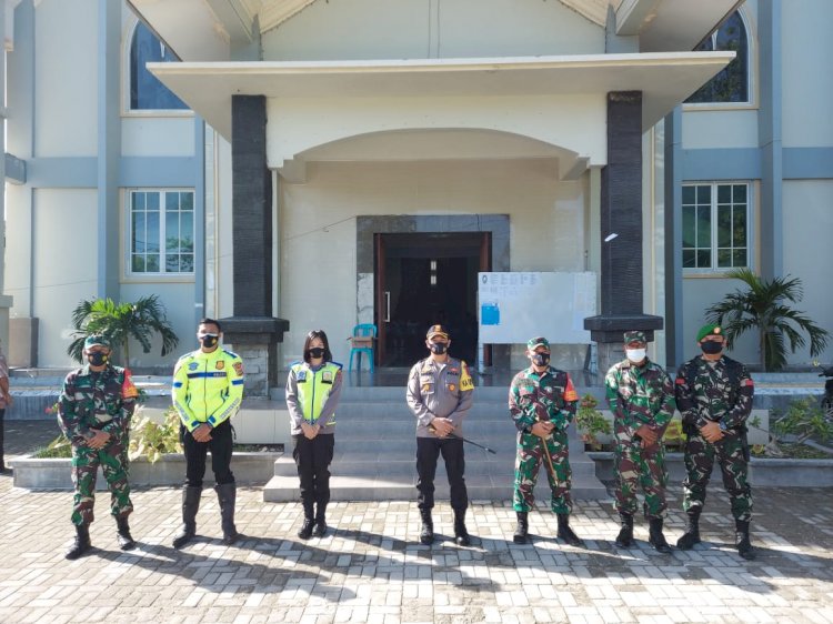 Kapolres dan Dandim Sumba Timur Cek Langsung Pengamanan Ibadah Natal