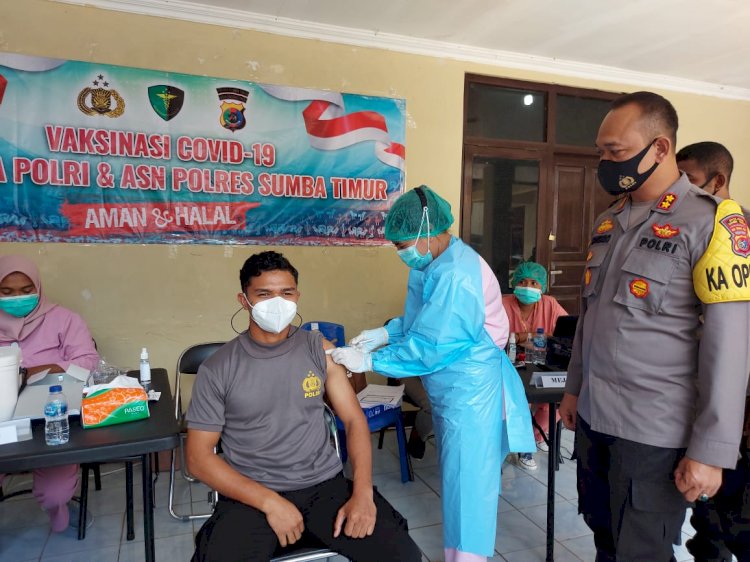 60 Personel Polres Sumba Timur Dapat Giliran Hari Pertama Vaksin Covid 19