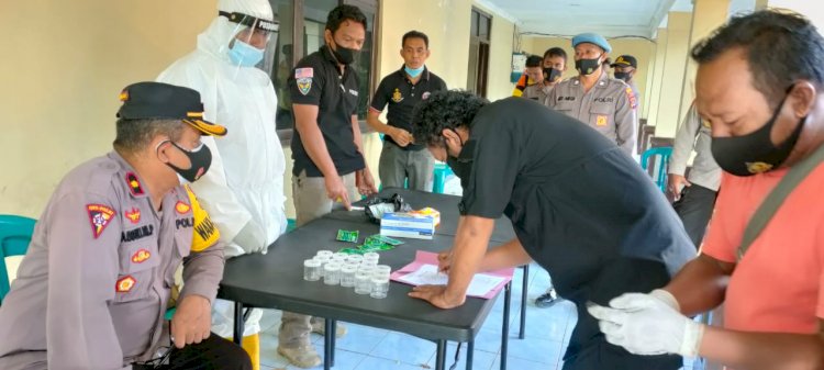 Puluhan Anggota Polres Sumba Timur Tes Urine Mendadak, Ini Hasilnya