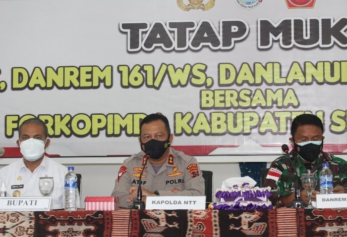 Dialog Dengan Forkompinda Terkait PPKM Level IV, Kapolda NTT : Imbauan Covid 19 Secara humanis Tidak Perlu Kekerasan