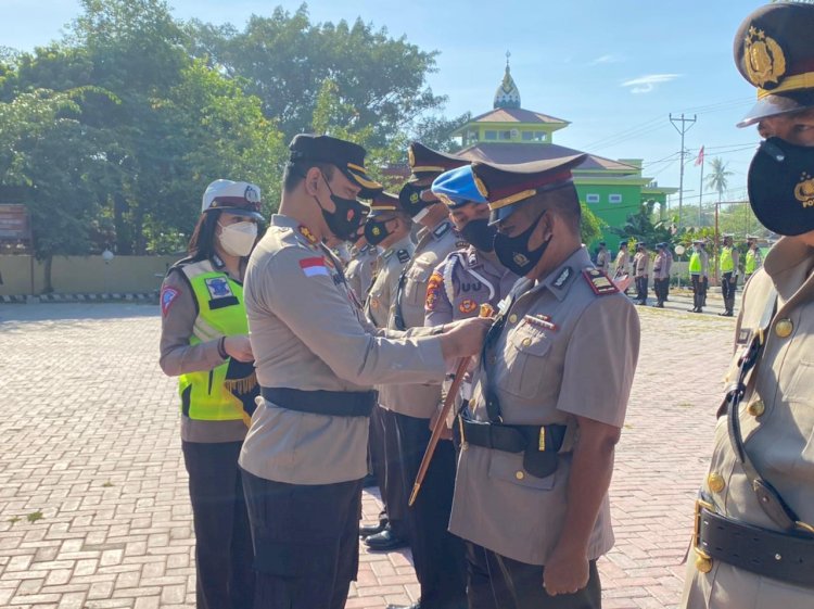 Kapolres Sumba Timur  Pimpin Sertijab 3 Kapolsek Jajaran