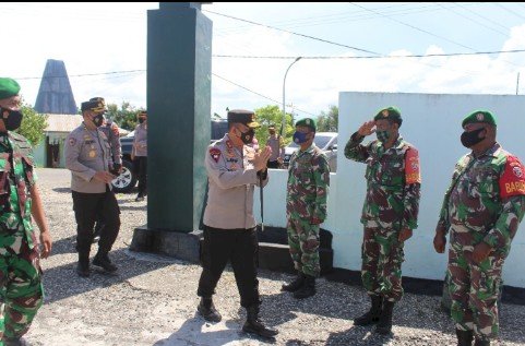 Kunjungi Mako Koramil 1601-05 Kota Waingapu, Kapolda NTT Puji Kebersihan dan Kerapian Mako