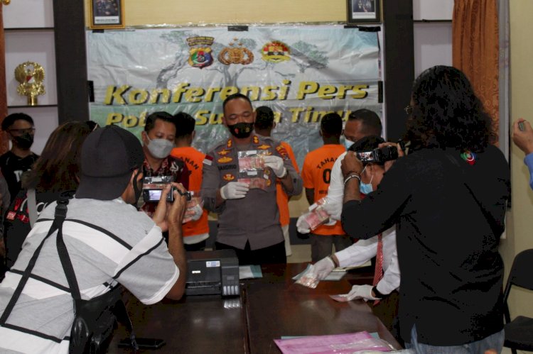 Palsukan Uang Dengan Printer Warna, Polres Sumba Timur Tetapkan 4 Tersangka