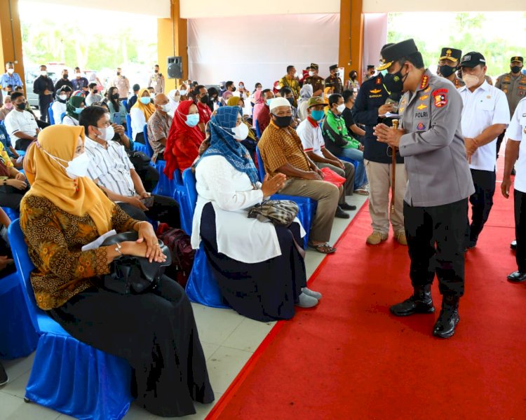 Tinjau Vaksinasi dan Lokasi Isoter, Kapolri Minta Forkopimda Babel Perkuat Pencegahan Lonjakan Covid-19