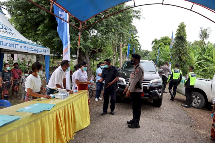 AMANKAN KUNJUNGAN GUBERNUR, POLRES SUMBA TIMUR TERAPKAN PROKES