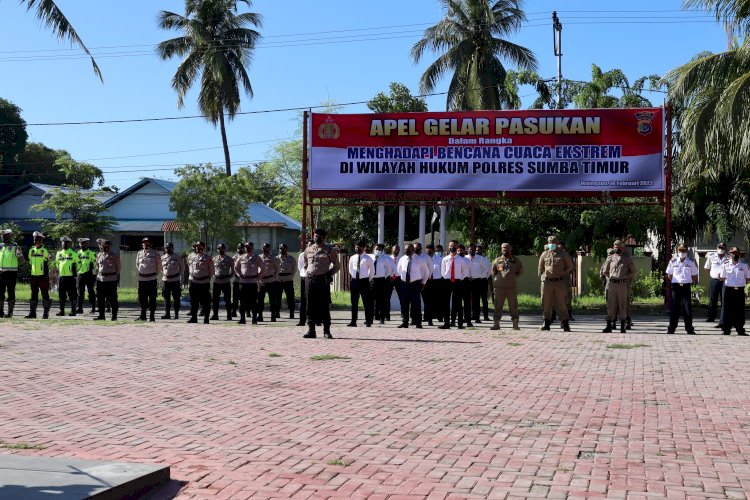 SEKDA Sumba Timur, DOMU WARANDOI, S.H. M.Si. Pimpin Apel Gelar Pasukan di Mako Polres Sumba Timur