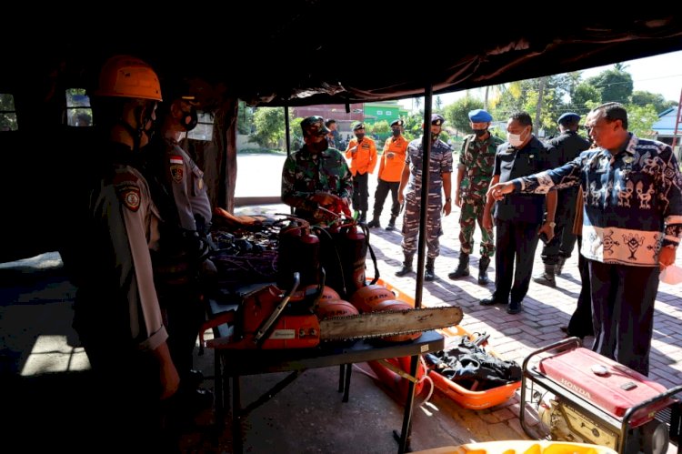 SEKDA Sumba Timur, DOMU WARANDOI, S.H. M.Si. Pimpin Apel Gelar Pasukan di Mako Polres Sumba Timur