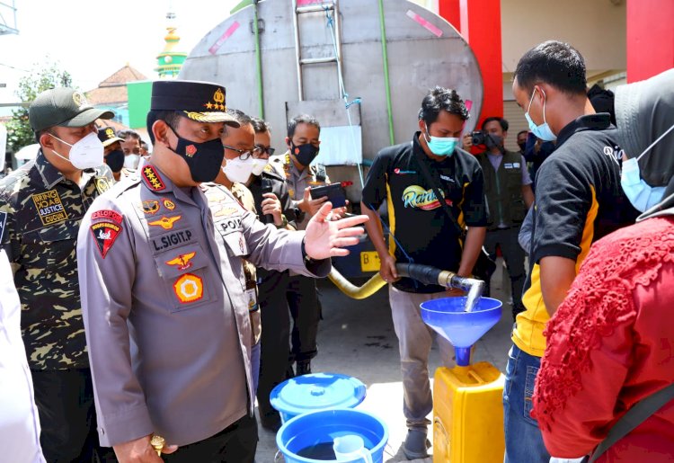 Tinjau Pasar Sehat Sabilulungan Soreang, Kapolri Pastikan Ketersediaan Minyak Curah dan Sembako Jelang Ramadhan Tercukupi