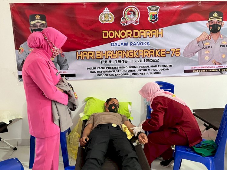 Dalam Rangka HUT Bhayangkara Ke 76, Polres Sumba Timur Laksanakan Bakti Kesehatan Donor Darah