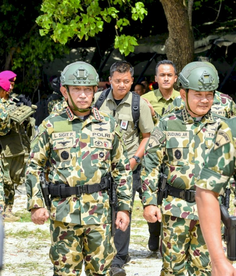 Kapolri Disematkan Jadi Warga Kehormatan Marinir, Sinergitas TNI-Polri Makin Kokoh