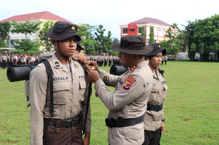 Kapolda NTT Lepas Keberangkatan Peserta Pembaretan Baja Angkatan 48 Ke Kecamatan Kupang Barat