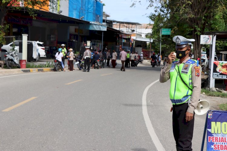 Hari Ke 3 Ops Keselamatan, Sat. Lantas Polres Sumba Timur Lakukan Imbauan