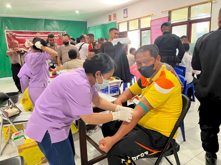 Datang Ke Sumba Timur, Biddokes Polda NTT Lakukan Rikes Berkala Personil Polri.