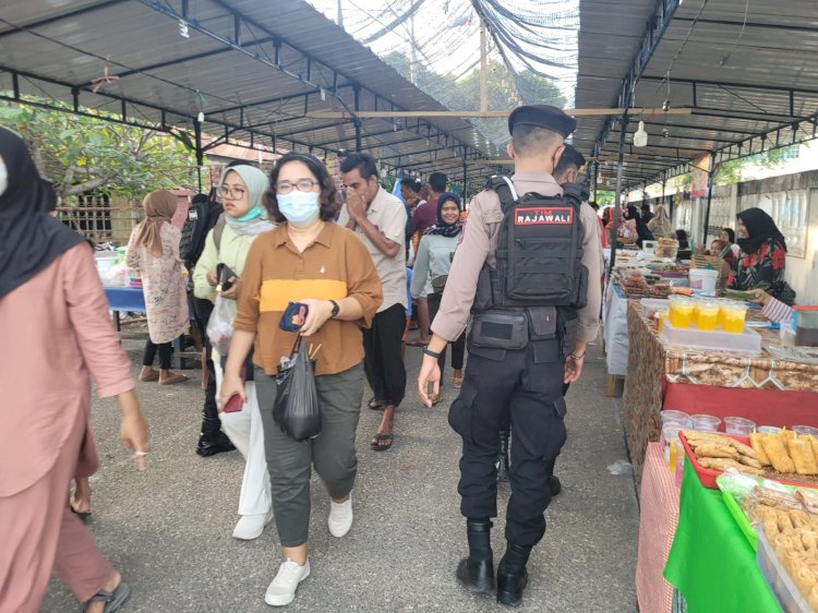 Beri Rasa Aman, Pasukan Baret Coklat Polres Sumba Timur Lakukan Ini