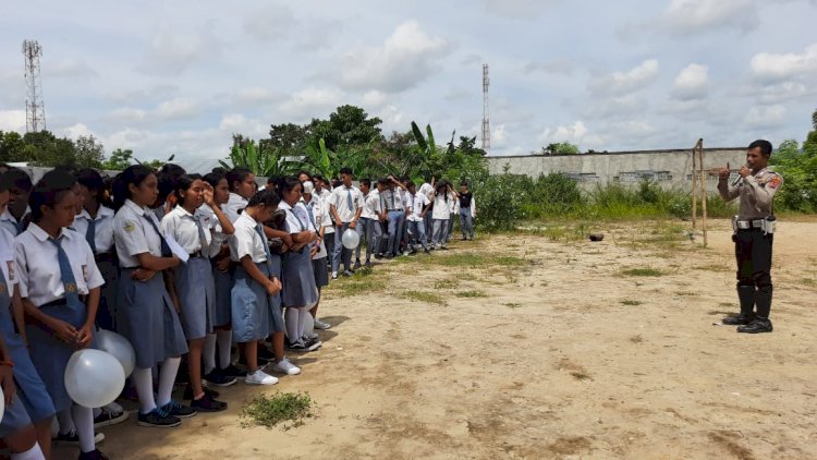 Beri Imbauan Kamseltibcarlantas, Bripka Zulkarnaen Harap Para Siswa Jadi Pelopor Keselamatan