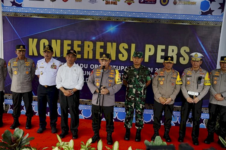 Tinjau Mudik di Jateng, Kapolri Instruksikan Mantapkan Sosialisasi Rekayasa Lalin dan Pengaturan Rest Area