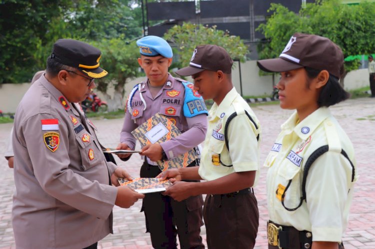 Kasubdit Satpam Dit Binmas Polda NTT Tutup Pelatihan Gada Pratama Satpam Gel. XI. Polres Sumba Timur