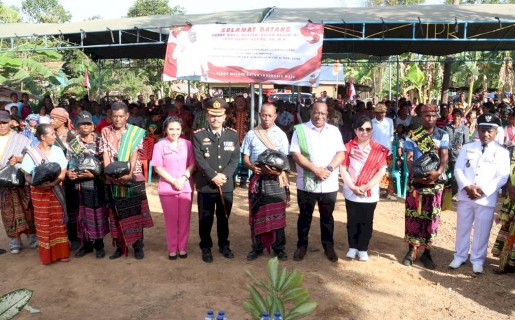 Hadir Pimpin Upacara HUT RI di Perbatasan, Wakil Menteri Dalam Negeri Apresiasi Kapolres Belu Merdekakan Masyarakat dari Kekeringan dan Kegelapan