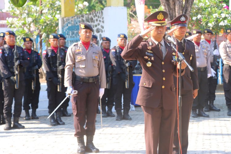 Kapolres Sumba Timur Jadi Irup Ziarah TMP Umbu Ndawa Kareuk.