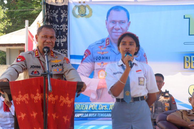 Safari Kamtibmas Ke SMA N 2 Waingapu, Kapolda NTT Berikan Motofasi dan Inpirasi Kepada Para Siswa.