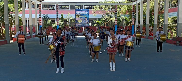 Ikut Lomba Drum Band Piala Kapolda NTT, SMA N 3 Waingapu Tampilkan Kaloborasi Musik Tradisional.