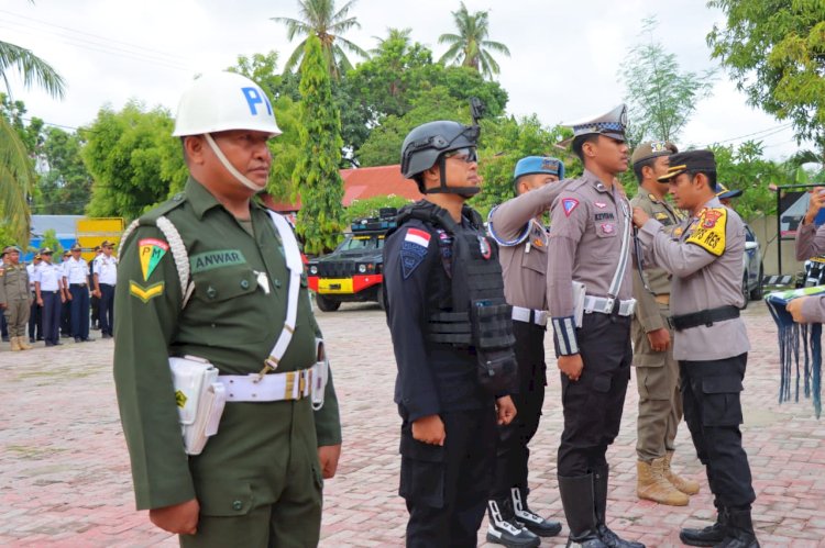 Sematkan Pita Operasi, Kapolres Sumba Timur: Tanda Di mulainya Operasi Lilin Turangga 2023