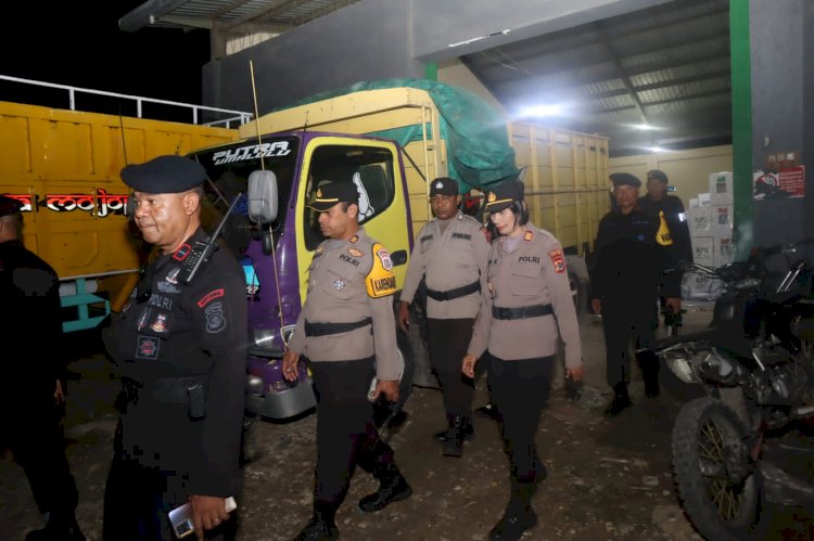 Polres Sumba Timur Dan BKO Brimob Lakukan Patroli Cipkon Di Masa Tenang Pemilu Serentak
