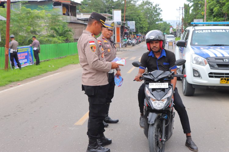 Wakapolres Sumba Timur Pantau Langsung Pelaksanaan Operasi Keselamatan Turangga 2024 Hari Ke 11