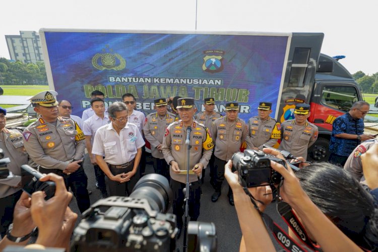 Kapolda Jatim Berangkatkan 50.789 Paket Bantuan Kemanusiaan untuk Warga Terdampak Banjir Jateng