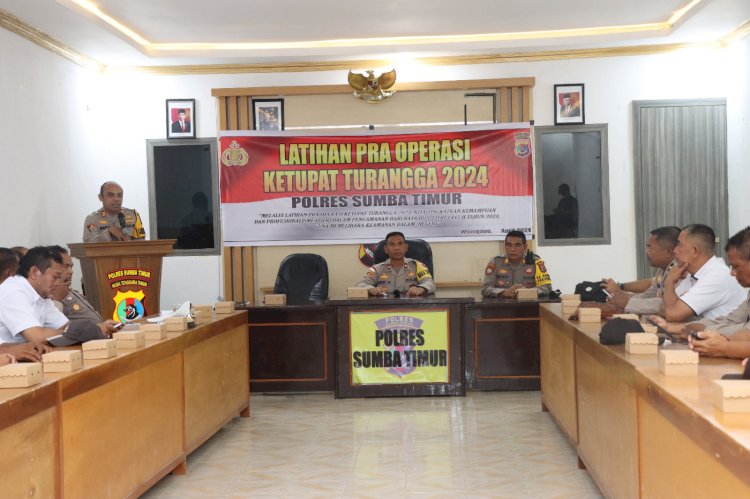 Persiapan Pengamanan Hari Raya Idul Fitri 1445 H, Polres Sumba Timur Lakukan Latihan Pra Operasi.