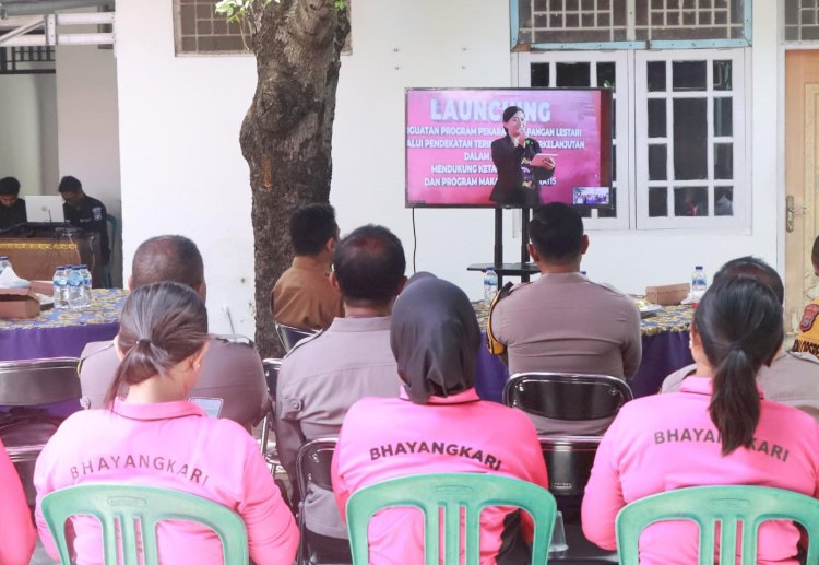 Kapolres Sumba Timur dan Ketua Bhayangkari Cab. Sumba Timur Hadiri Launching Program Pekarangan Pangan Lestari Secara Virtual