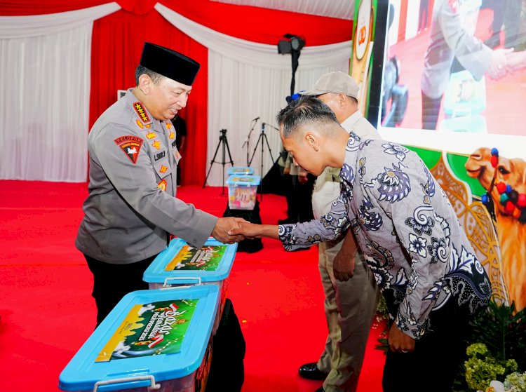 Kapolri Hadiri Bazar Ramadan Polri Presisi dan Baksos di Surabaya