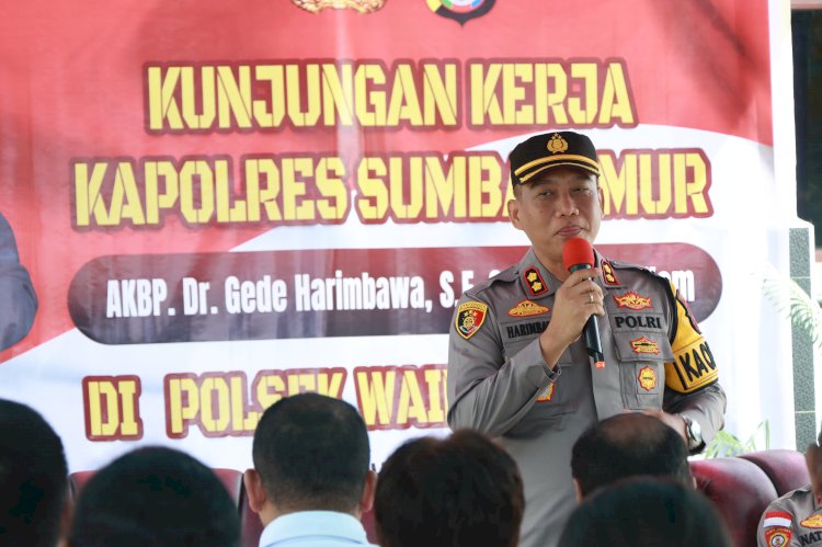 Kapolres Sumba Timur Laksanakan Kunjungan Kerja Perdana di Polsek Waingapu Kota, Tegaskan Pentingnya Sinergi dan Kolaborasi