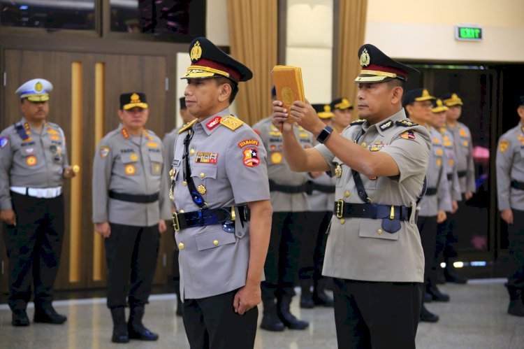 Pelantikan Astamaops Kapolri, Komjen Pol Imam Sugianto Serah Terima Jabatan kepada Irjen Pol Akhmad Wiyagus