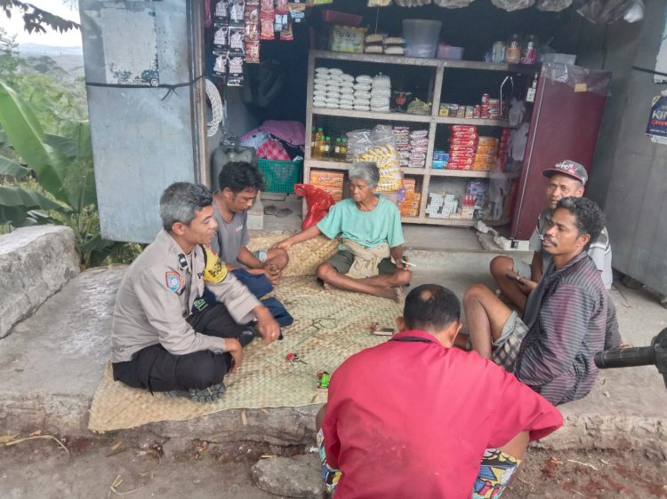 Bhabinkamtibmas Desa Praikarang Ajak Masyarakat Dukung Ketahanan Pangan dan Jaga Kamtibmas