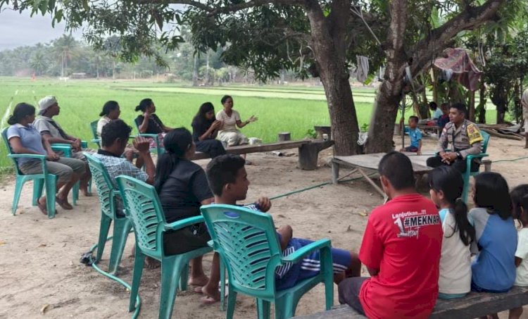 Bhabinkamtibmas Kambaniru Ajak Warga Manfaatkan Lahan Kosong