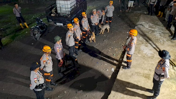 Tim K9 yang Dikerahkan oleh  Kapolda NTT Telah Tiba di Kecamatan Mauponggo, Kabupaten Nagekeo untuk Membantu Pencarian Korban yang Hilang Akibat Banjir Bandang