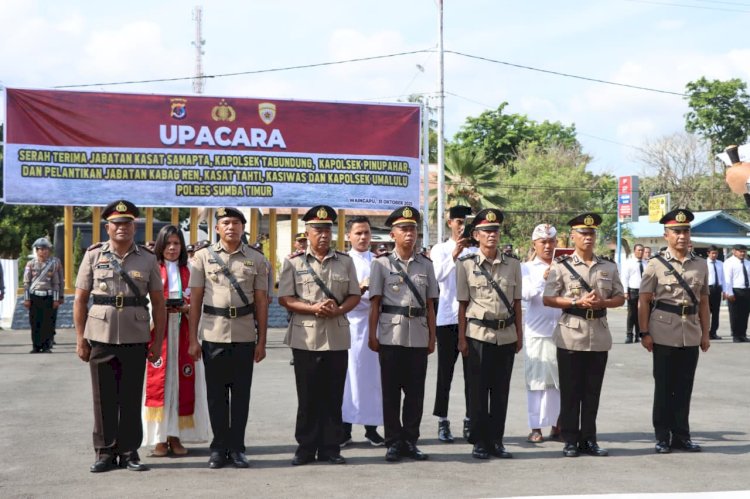 Kapolres Sumba Timur Pimpin Sertijab dan Pelantikan Sejumlah Pejabat Baru Polres Sumba Timur