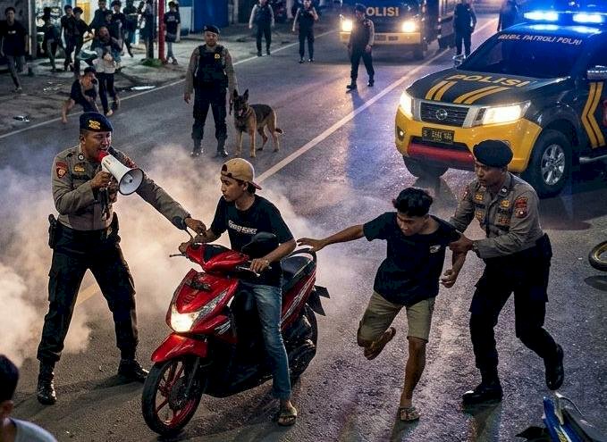 Respon Cepat Aduan 110, Piket Samapta Polres Sumba Timur Bubarkan Balap Liar di Waingapu